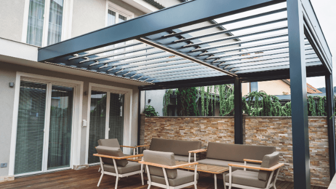 Pergola avec table à manger