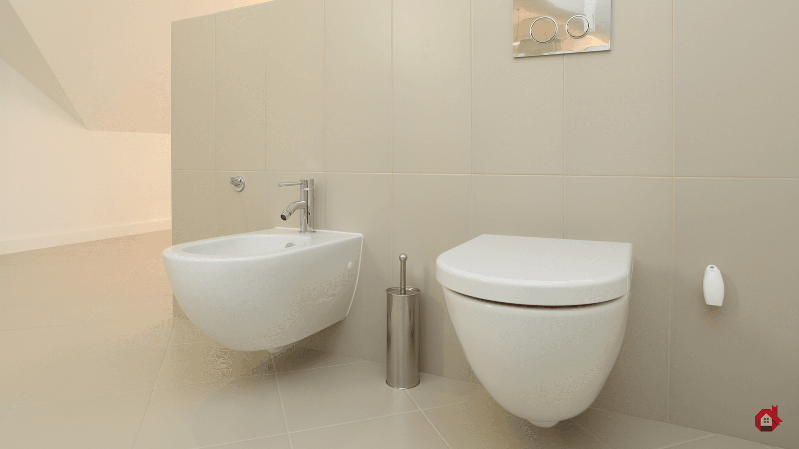 Toilette moderne avec bidet