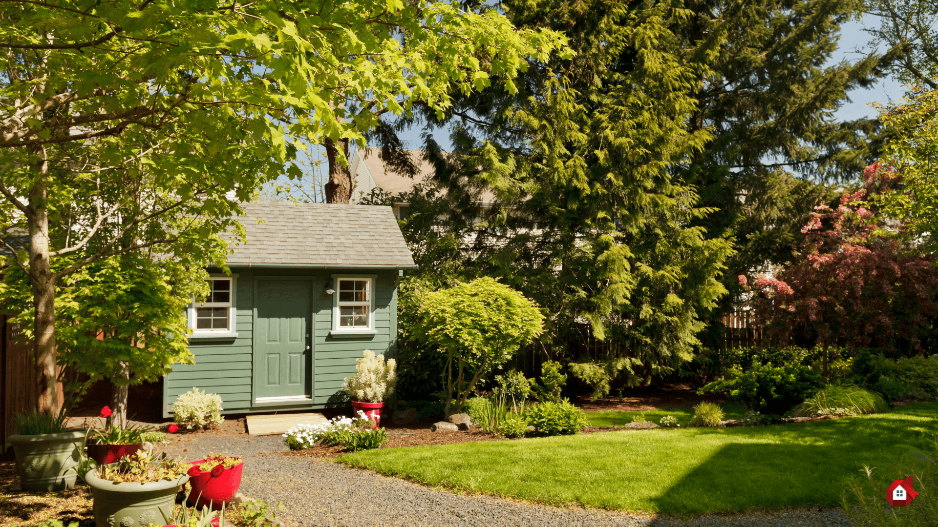 She-shed vert avec jardin aménager&nbsp;