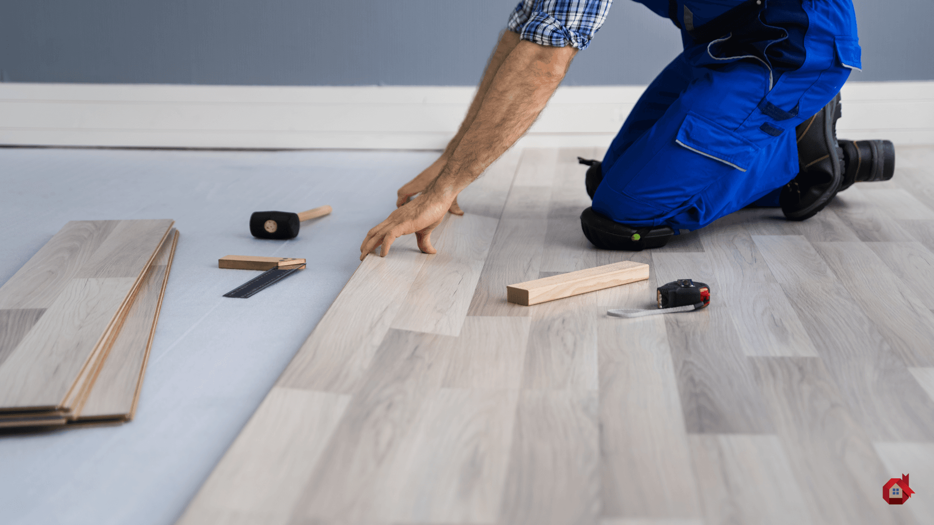 Entrepreneur qui refait le plancher