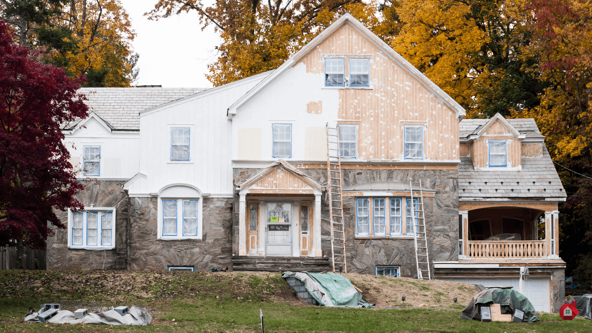 facade de maison en travaux