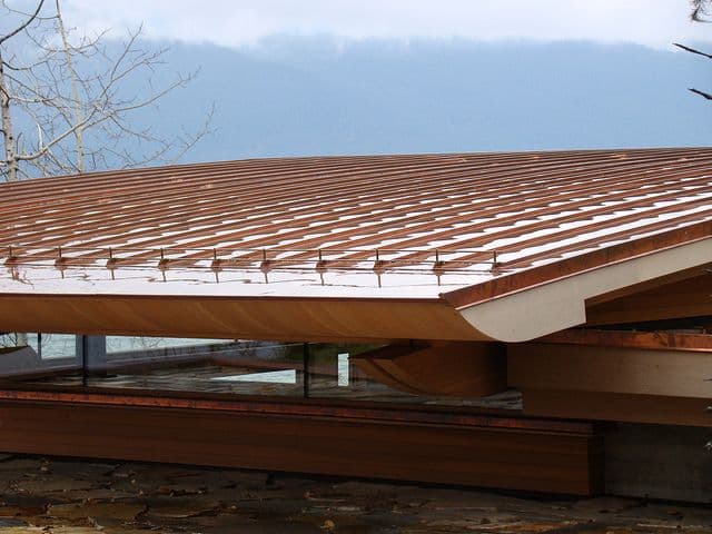 Quel prix pour une toiture métallique au Québec en 2024? Les avantages d'un  toit de tôle! - Soumissions Toiture