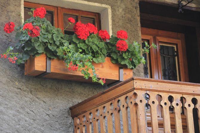 balcon en bois de face