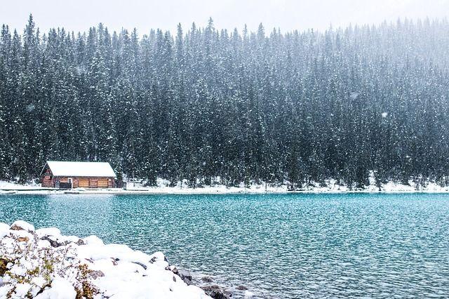 Isolation des murs extérieurs d'une maison ou d'un chalet