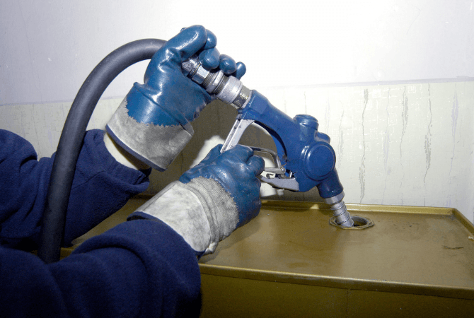 Remplissage d'un réservoir à huile de chauffage