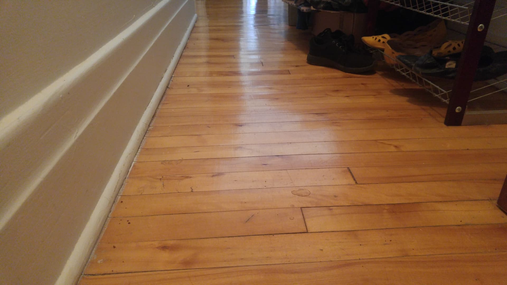 Comment réparer un plancher qui a été rayé par des meubles? Montréal