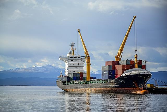 Grues sur bateau