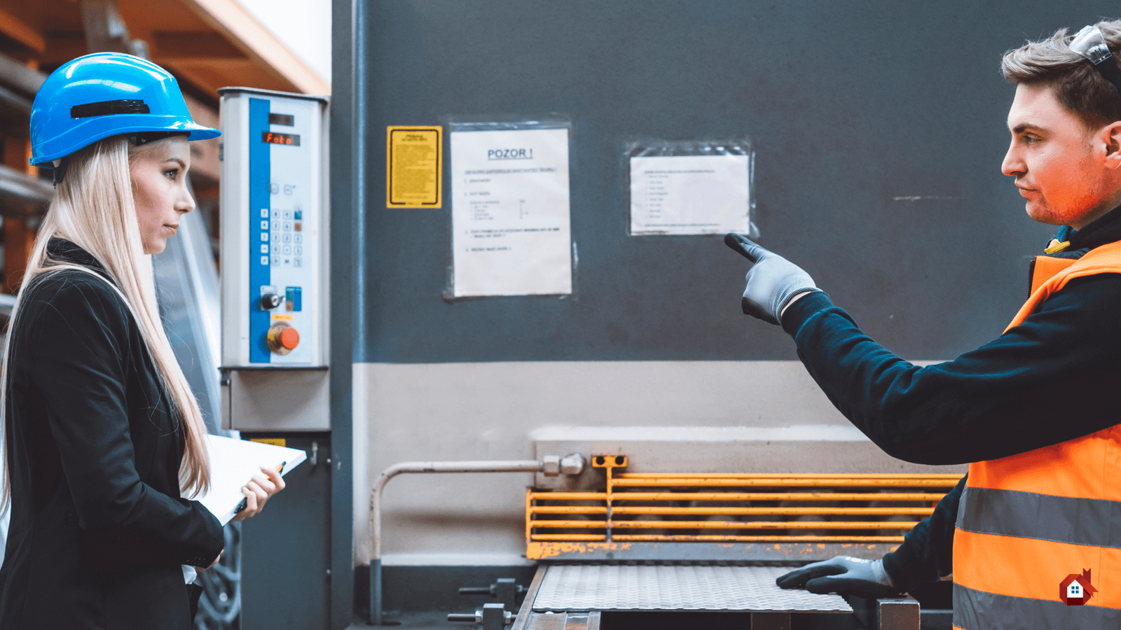 Travailleurs de la construction travaillant ensemble