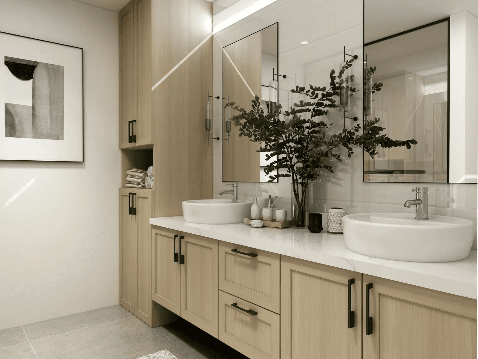 Salle de bain moderne avec meuble-lavabo en bois, double vasque blanche et comptoir en marbre. Miroirs avec éclairage intégré, rangements spacieux et décoration végétale élégante.
