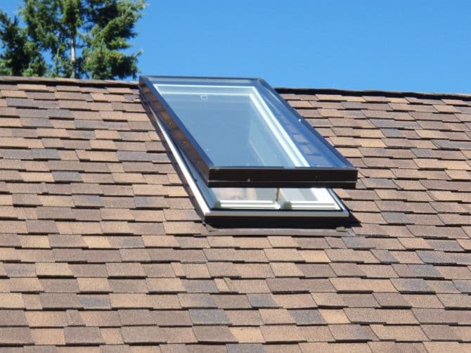 Type of ventilating skylight