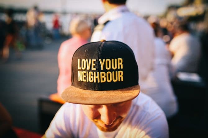 Casquette love your neighbour