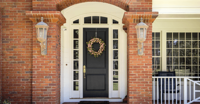 façade extérieure avec de la brique rouge