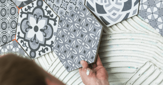 carrelage décoratif au plafond