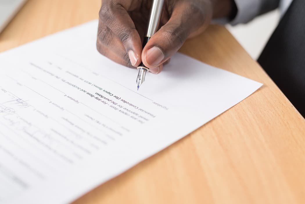 signature de contrat_Entrepreneur en rénovation : pourquoi faire signer un contrat à vos clients?_Soumission Rénovation