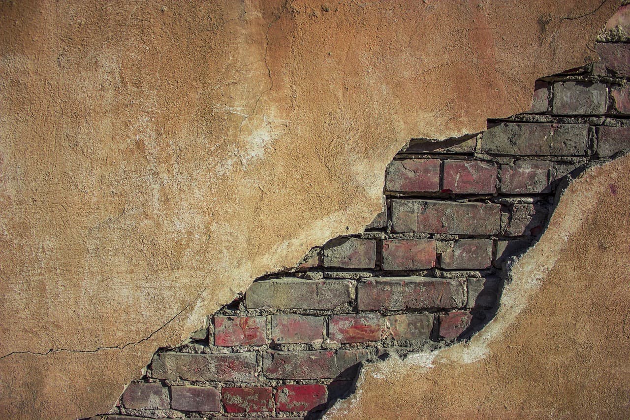 mur de briques_Comment démanteler un mur de briques_Soumission Rénovation
